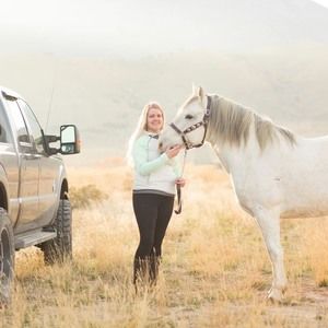 Meet your Posher, Katelyn